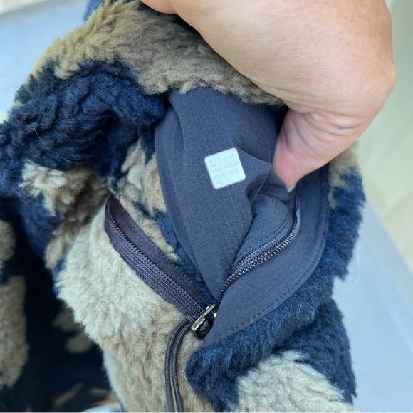 Lululemon LAB Textured Fleece Bomber Sz Lrg Navy/Olive Green Jacket- $298 - Picture 16 of 16